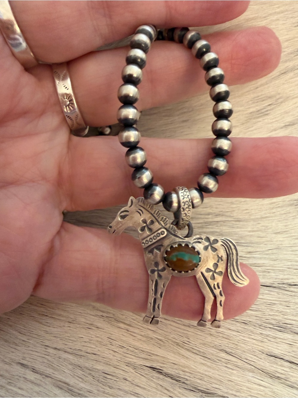 ❤️ Royston Ribbon Turquoise Hand Stamped Sterling 925 Decorative Horse Pendant - Picture 7 of 15